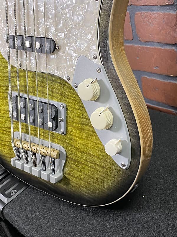 Ampmaster 5 String Dual Pickup Short scale 30" Electric Bass Guitar – Gloss Green Burst Flame Maple top - Gloss Green Burst, Flame Maple Top - Image 8