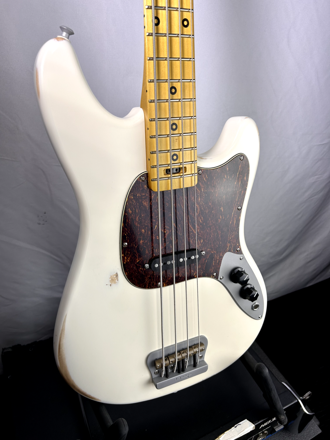 AmpMaster 4 Bass Short Scale 30" Vintage White Relic - Image 2