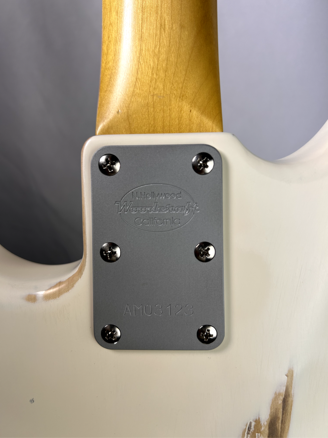 AmpMaster 4 Bass short scale 30" Vintage White Relic - Image 6