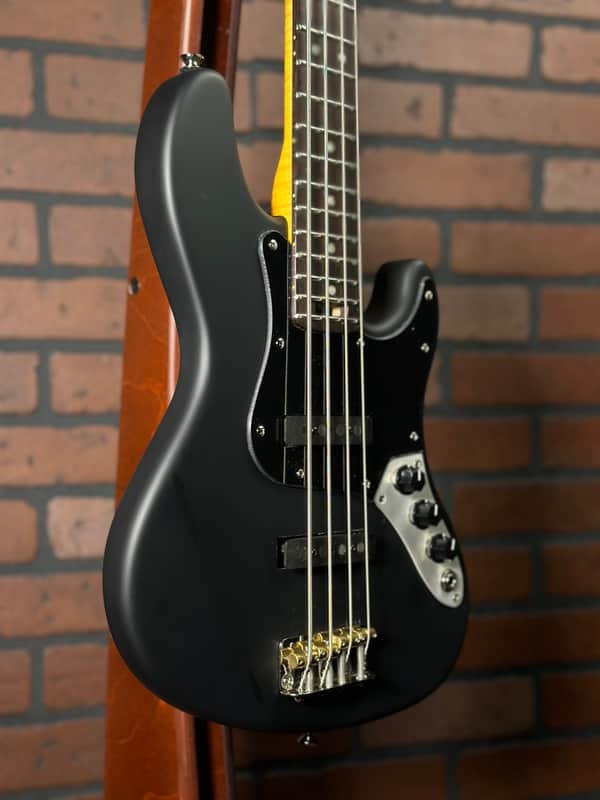 Woodcraft JB4 Mini "Shortest-Scale" 4-String Electric Bass Black - 27" Scale, Black - Image 6