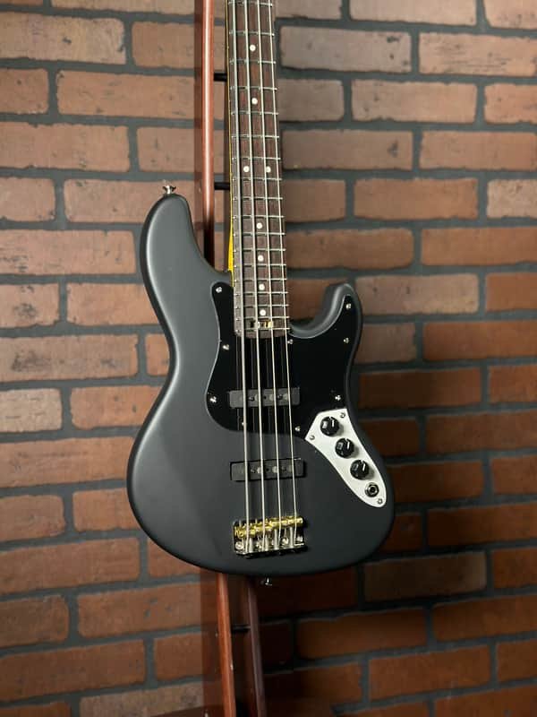 Woodcraft JB4 Mini "Shortest-Scale" 4-String Electric Bass Black - 27" Scale, Black - Image 2