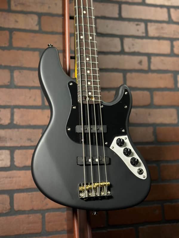 Woodcraft JB4 Mini "Shortest-Scale" 4-String Electric Bass Black - 27" Scale, Black - Image 3