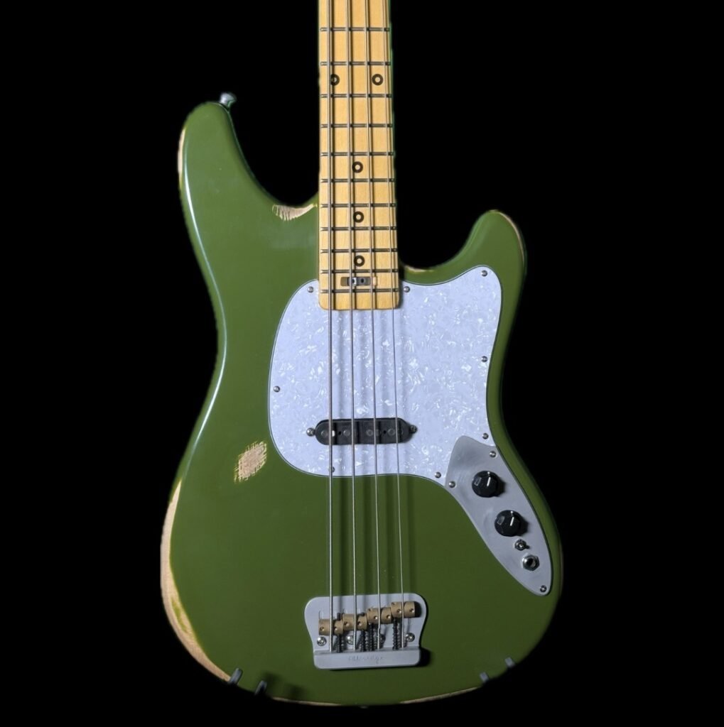 AmpMaster 4 Bass Short Scale 30" Olive Green Relic