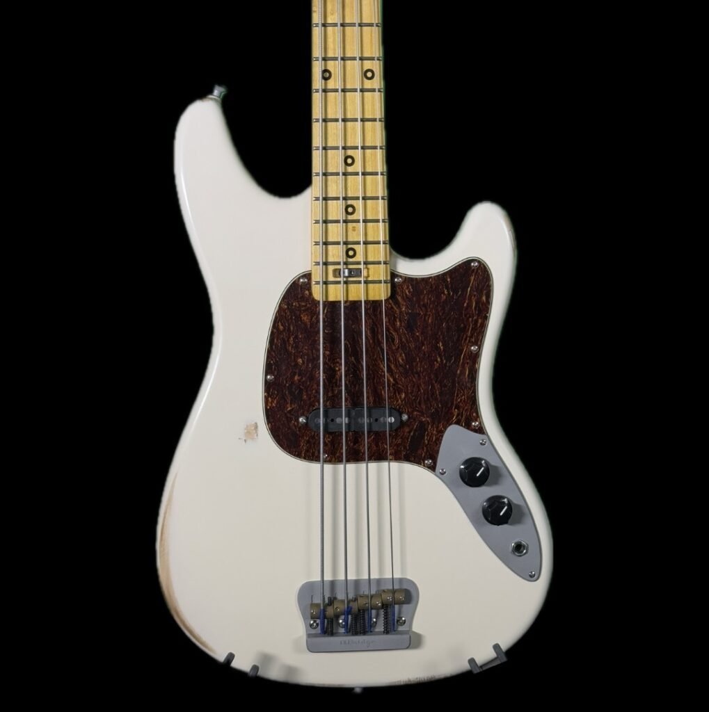 AmpMaster 4 Bass Short Scale 30" Vintage White Relic