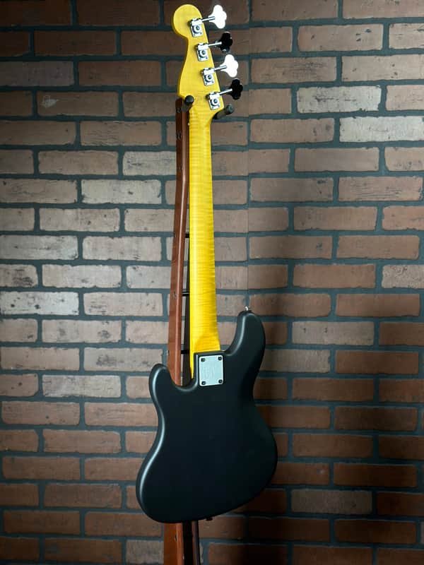 Woodcraft JB4 Mini "Shortest-Scale" 4-String Electric Bass Black - 27" Scale, Black - Image 10